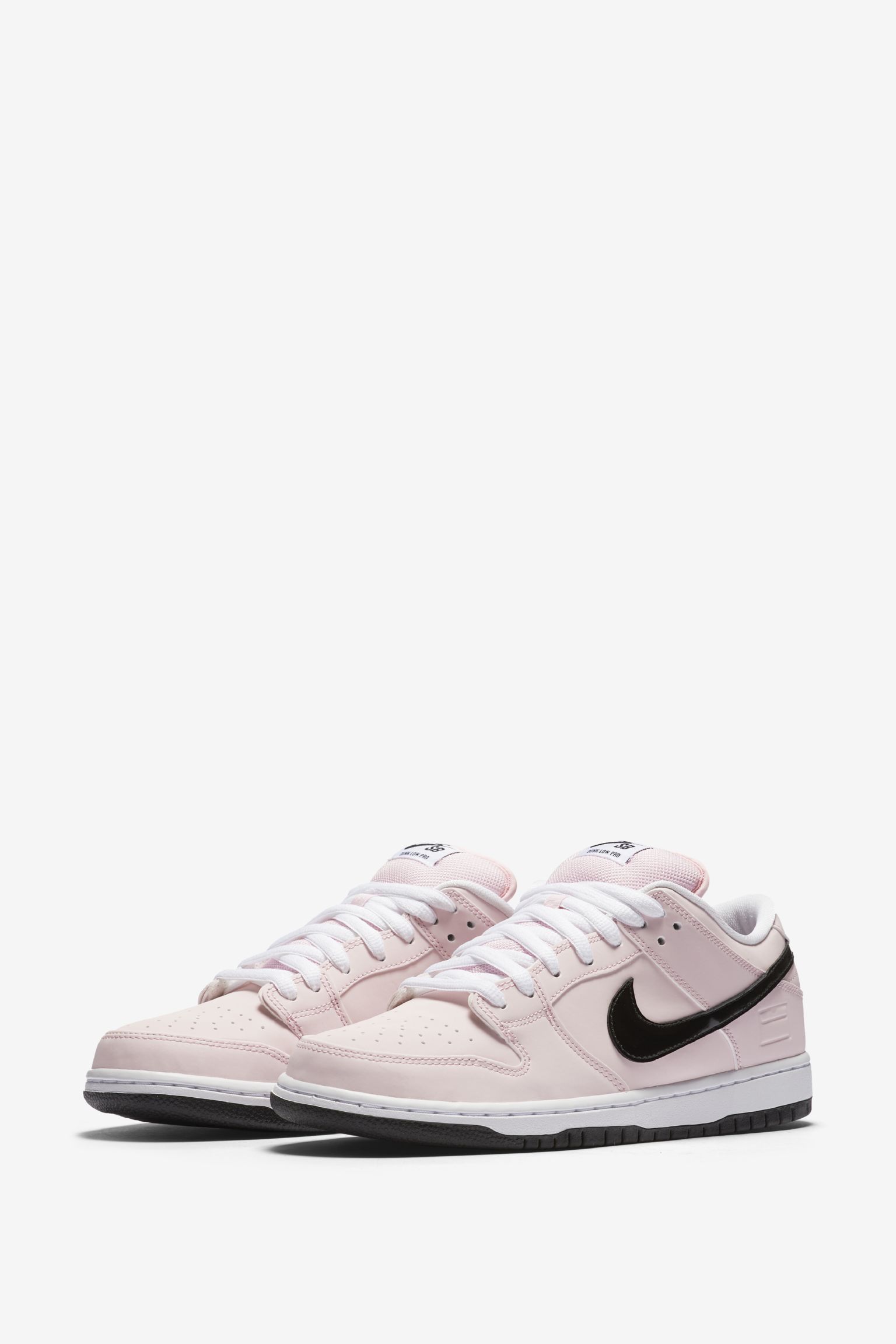 大人気の Elite SB Low Dunk Nike 'Pink SNKRS Nike Date. Release Box'. 靴