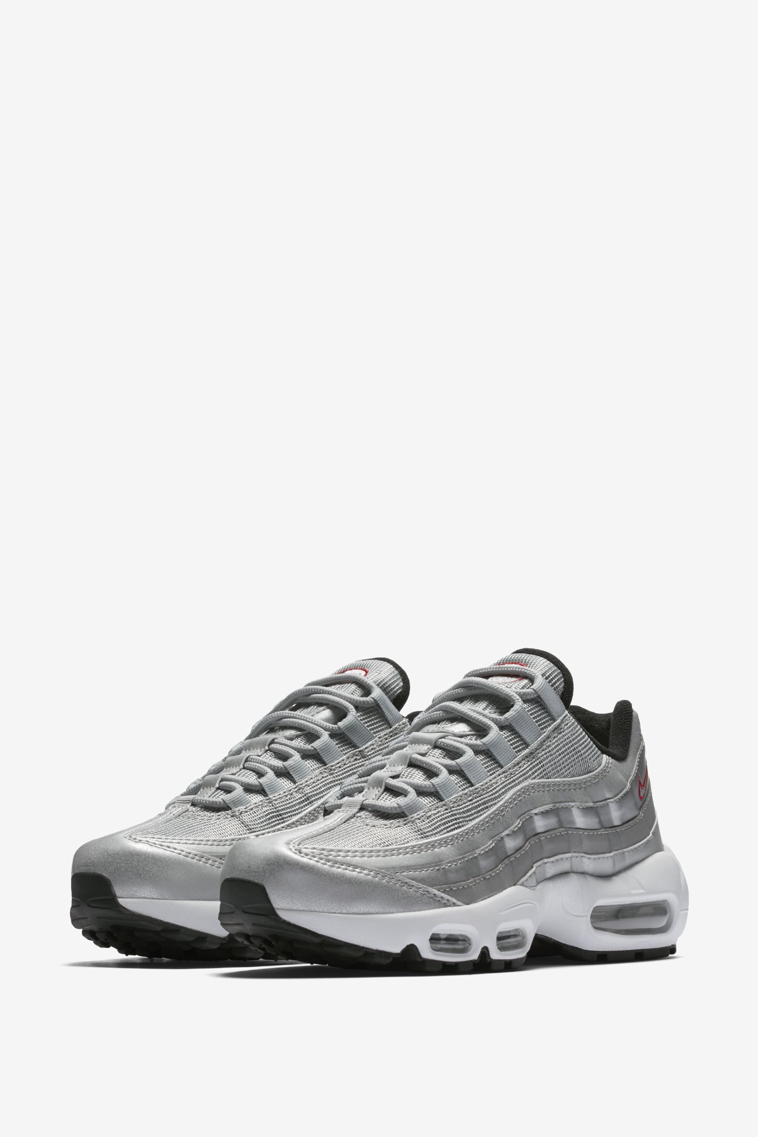 Nike Air Max 95 'Metallic Silver' voor dames. Nike SNKRS