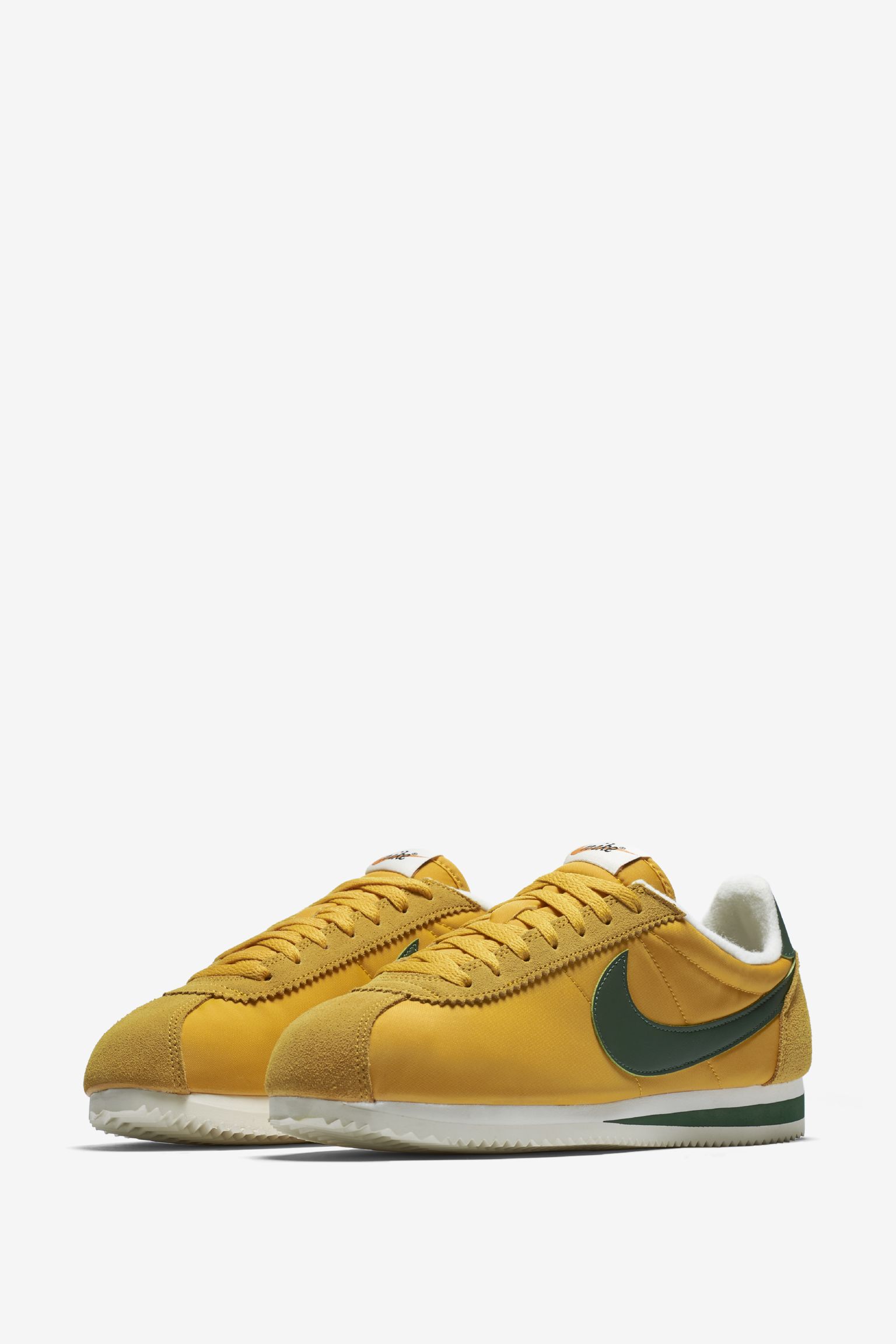 靴 NIKE CLASSIC CORTEZ NYLON Nike Cortez Textile Big Kids' Shoes. Nike.com