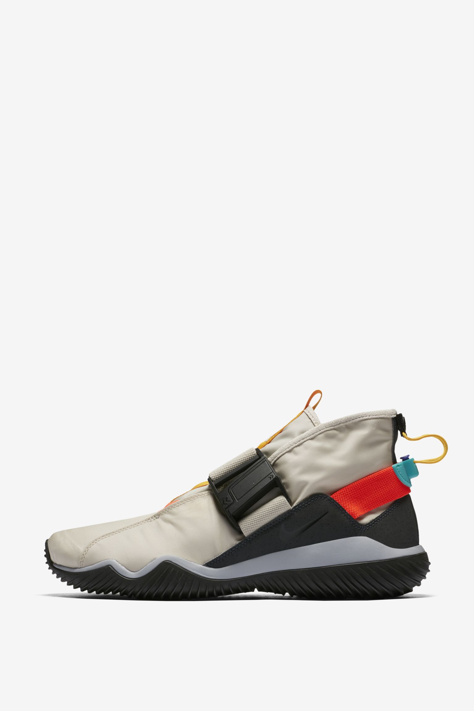 ナイキ テックコミューター NIKE - NIKE テックエッセンシャル コミューターパンツの通販 by