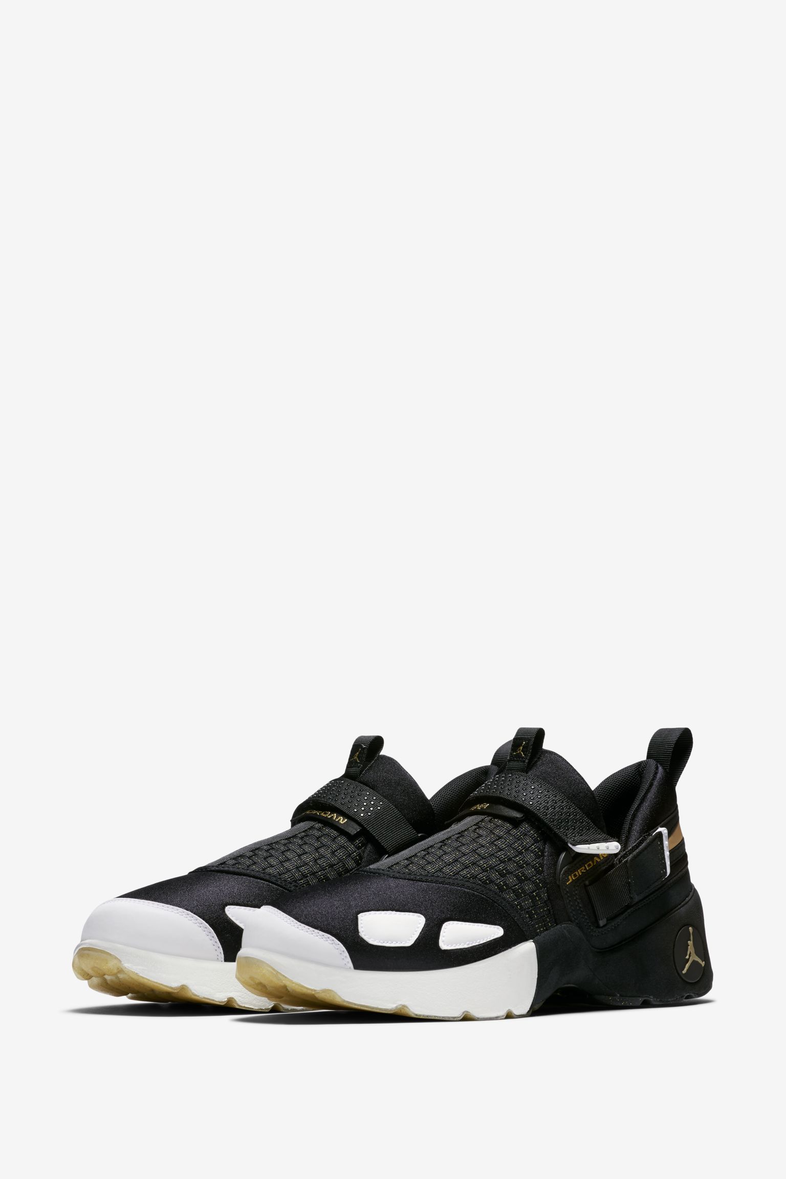 Jordan Trunner LX 'BHM' 2017. Nike SNKRS