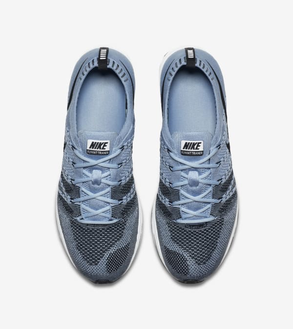 Flyknit trainer blue top