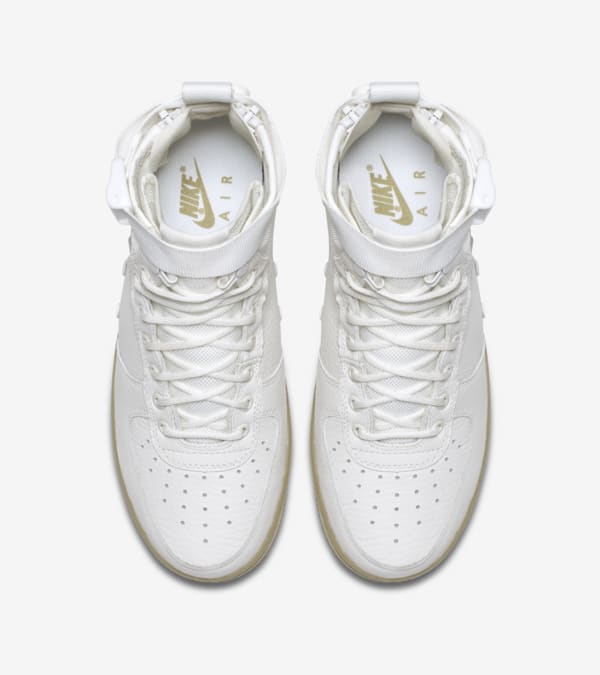 Nike SF AF 1 Mid Ivory fur Damen. Nike SNKRS
