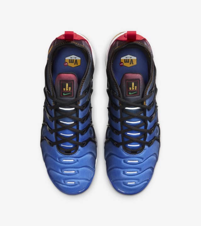 vapormax plus live together play together