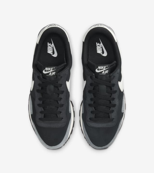 nike air pegasus black and grey