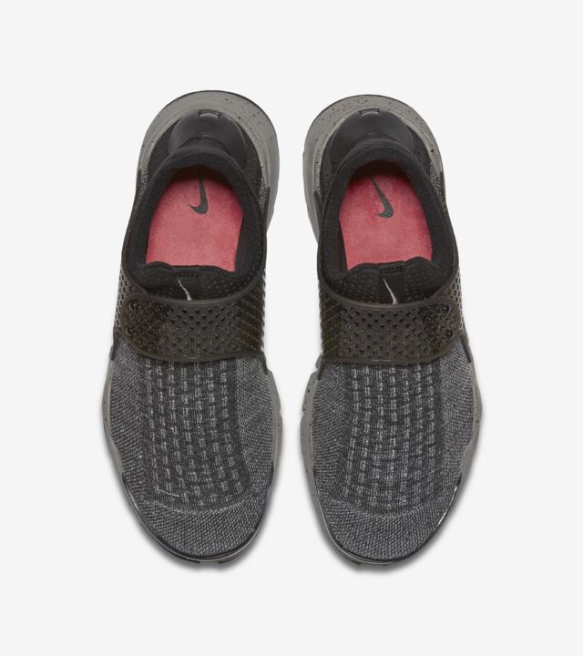 Nike Sock Dart SE Premium 'Dust Grey'. Nike SNKRS GB