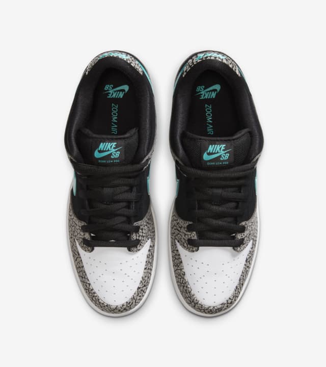 SB Dunk Low 'Clear Jade' Release Date. Nike SNKRS IE