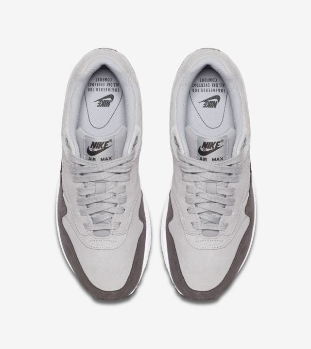 gray white nike air max