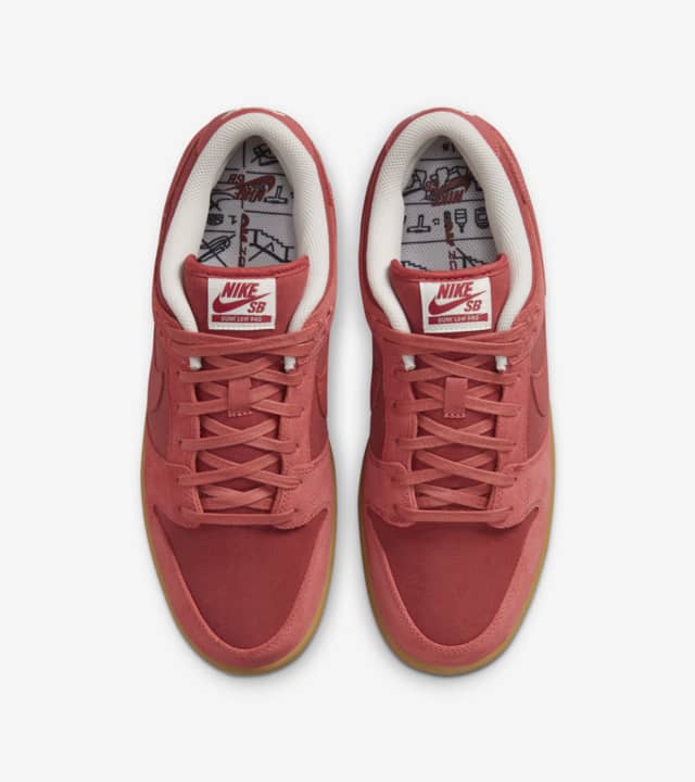 sb dunk on feet