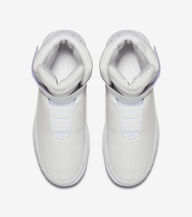 Nike Swoosh HNTR 'On The Hunt' White. Nike SNKRS US