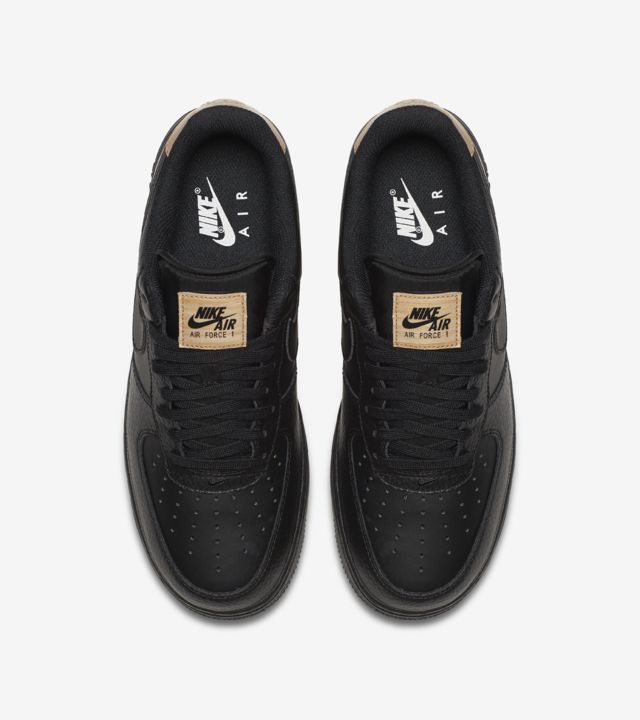 Nike Air Force 1 07 'Black & Gum Light Brown'. Nike SNKRS