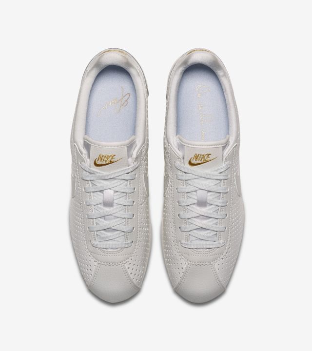 nike cortez summit white
