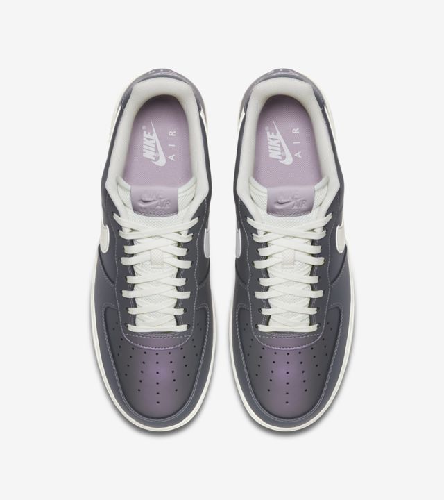 Nike Air Force 1 07 LV8 'Iced Lilac'. Nike SNKRS