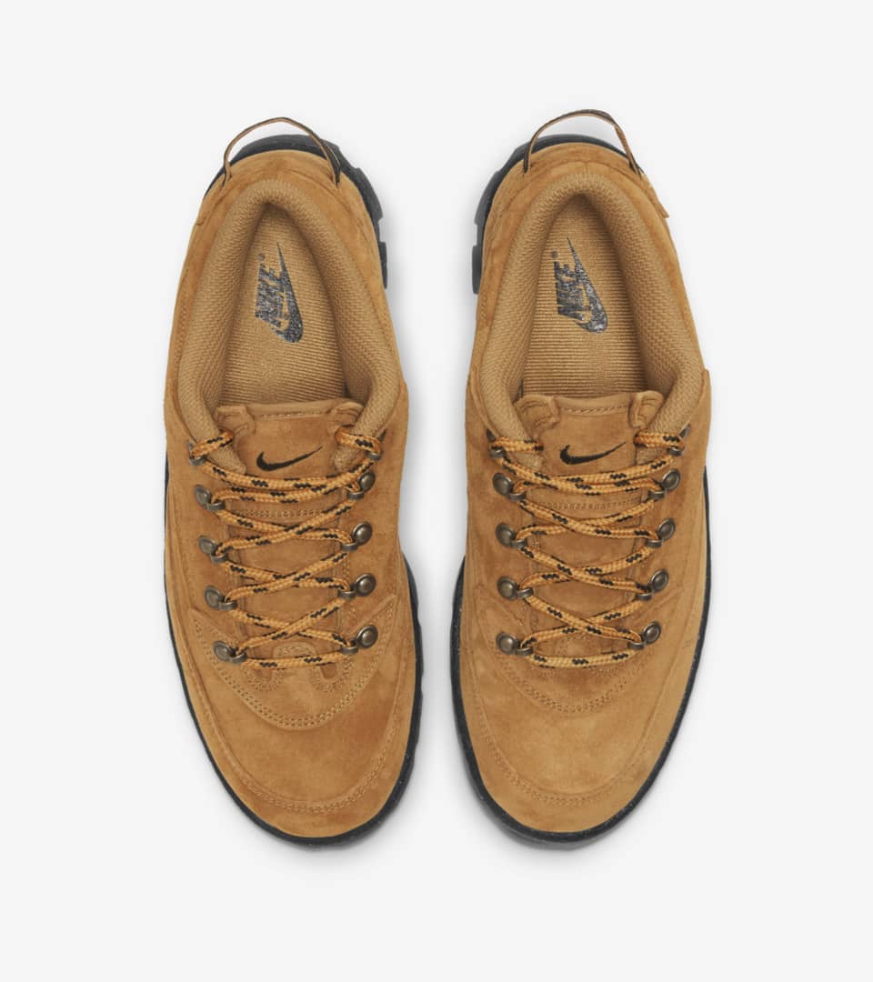 nike wmns lahar low