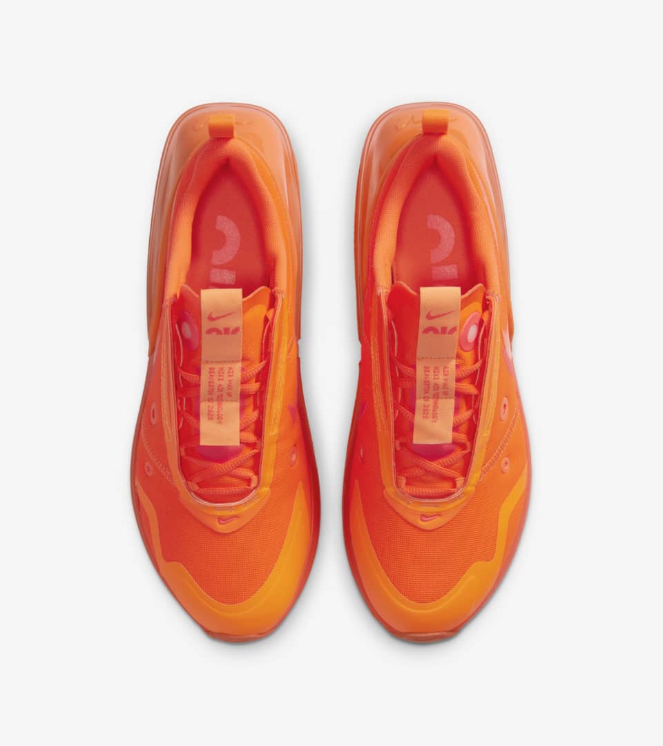 Nike store hyper crimson