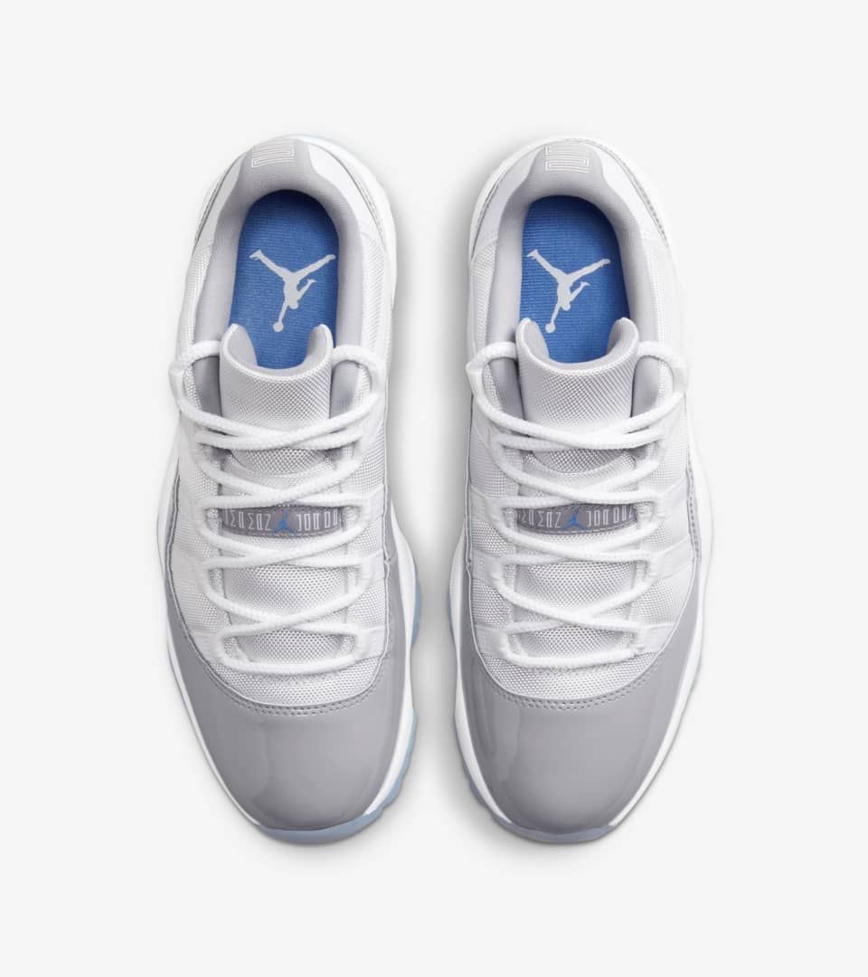 Air Jordan 11 低筒鞋'Cement Grey and University Blue' (AV2187-140