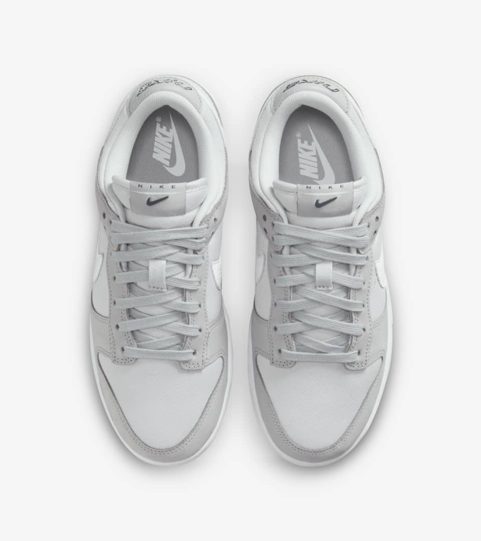 Women's Dunk Low 'Light Smoke Grey and Photon Dust' (FB7720-002