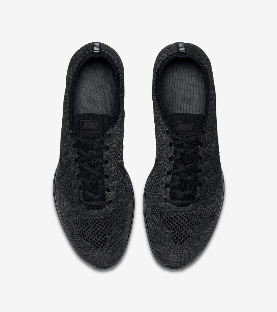 Nike Flyknit Racer Black\nTriple Blackご確認お願いします