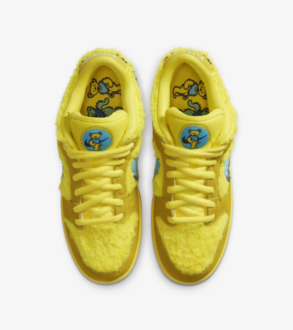 Yellow nike store sb shoes