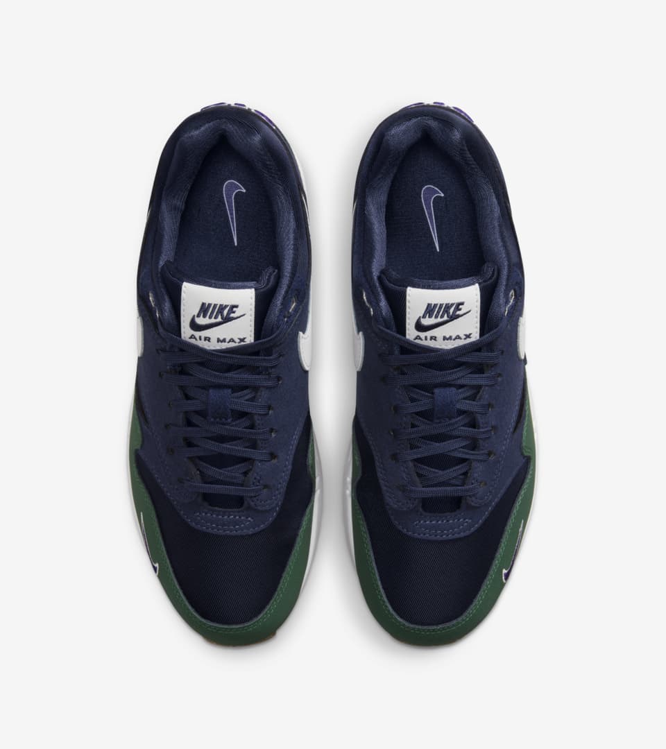 Gorge cheap green nike