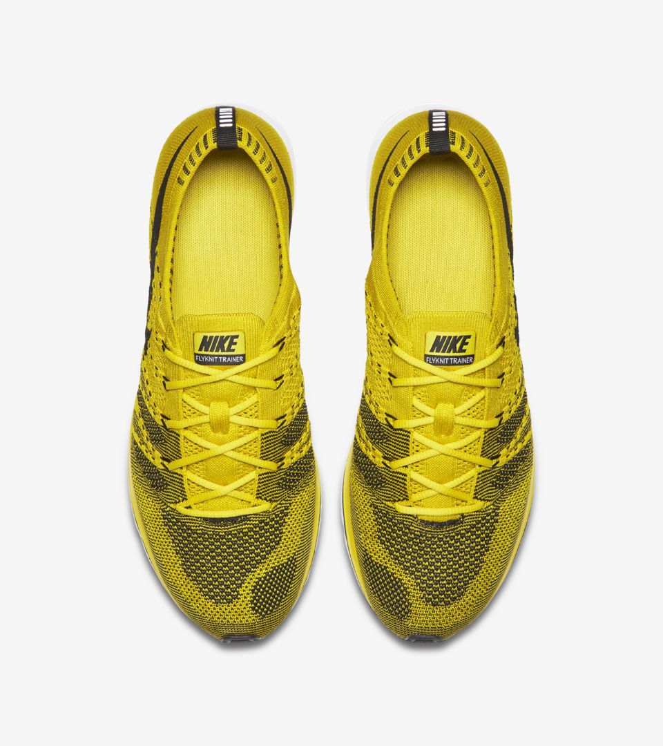 nike flyknit trainer gold