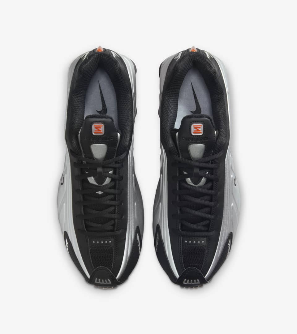 ナイキ ショックス R4 'Black and Metallic Silver and Max Orange ...