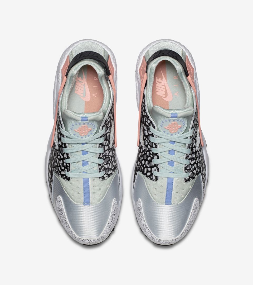 Women's Nike Air Huarache Premium Grey & Peach'. Nike SNKRS