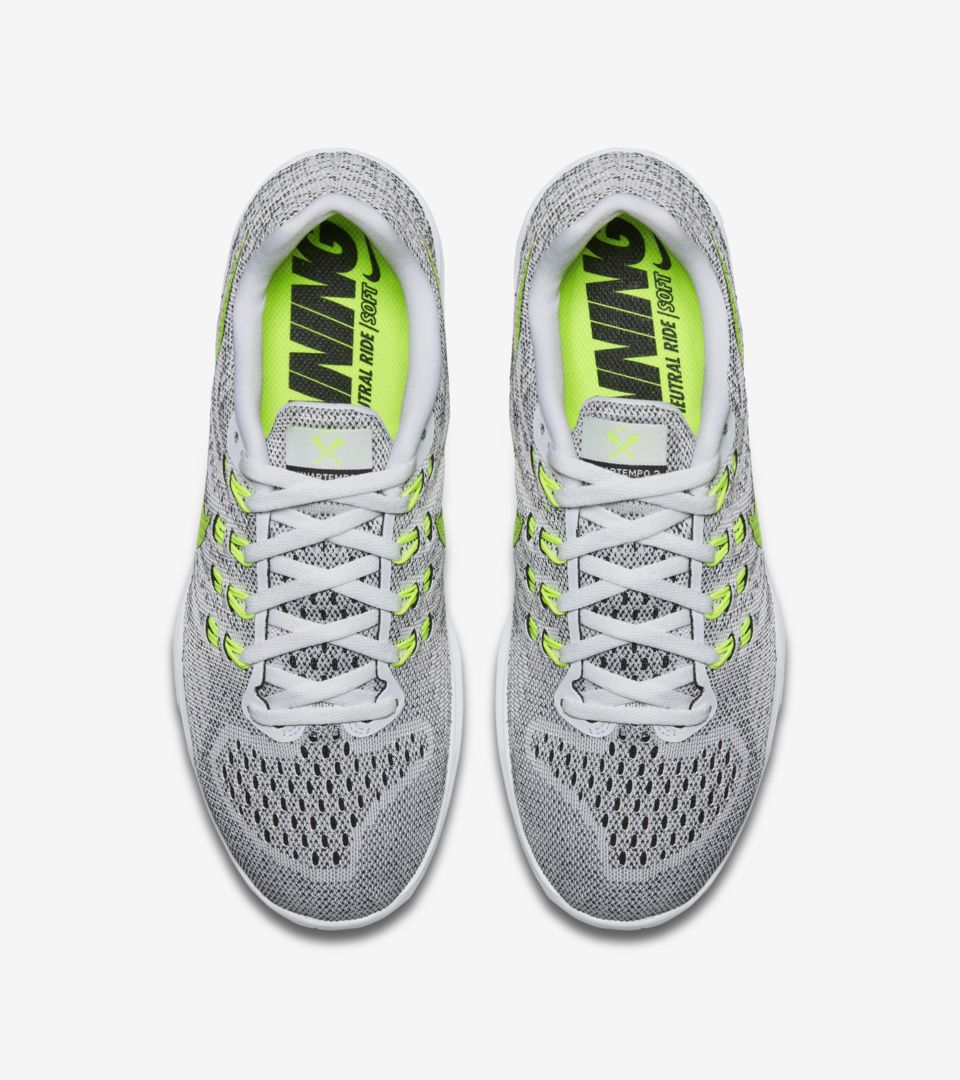 does nike store have lunartempo 2