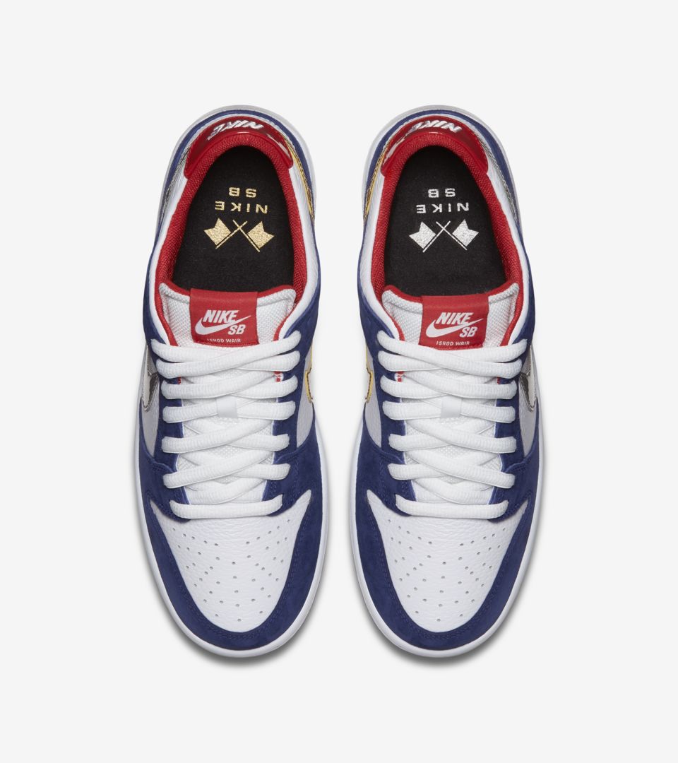 pillow Spider cloth Nike Dunk SB Low Pro 'Ishod Wair'. Nike SNKRS