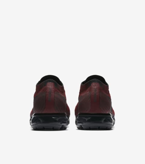 vapormax dark red