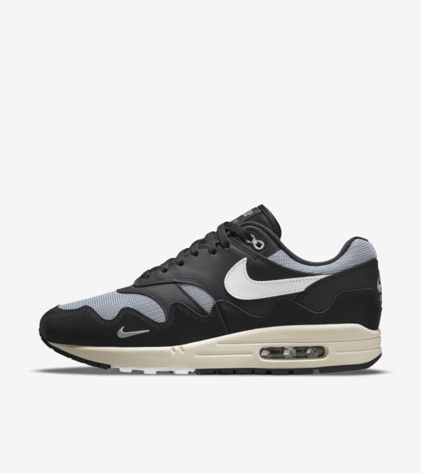 Am1 black store