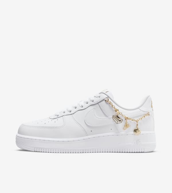 Women s Air Force 1 White Pendant DD1525 100 Release Date. Nike SNKRS