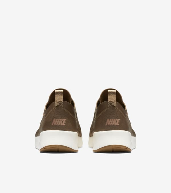 Air max. thea joli f top