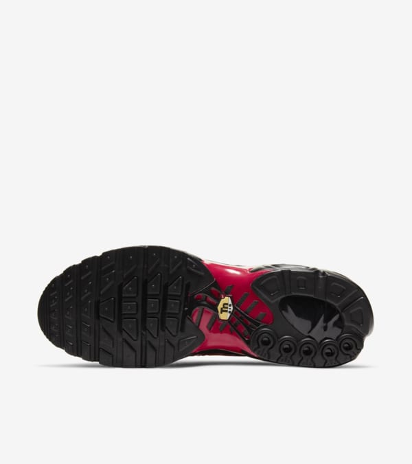 Nike air max plus x supreme fire pink 2025