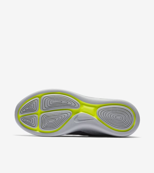 Nike LunarCharge Essential Violet Dust pour Femme. Nike SNKRS