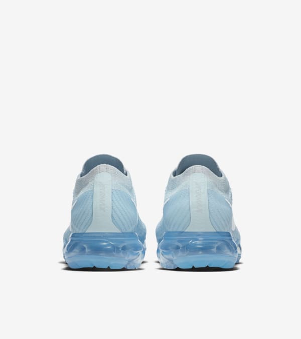 Women s Nike Air VaporMax Flyknit Day to Night Glacier Blue Nike SNKRS