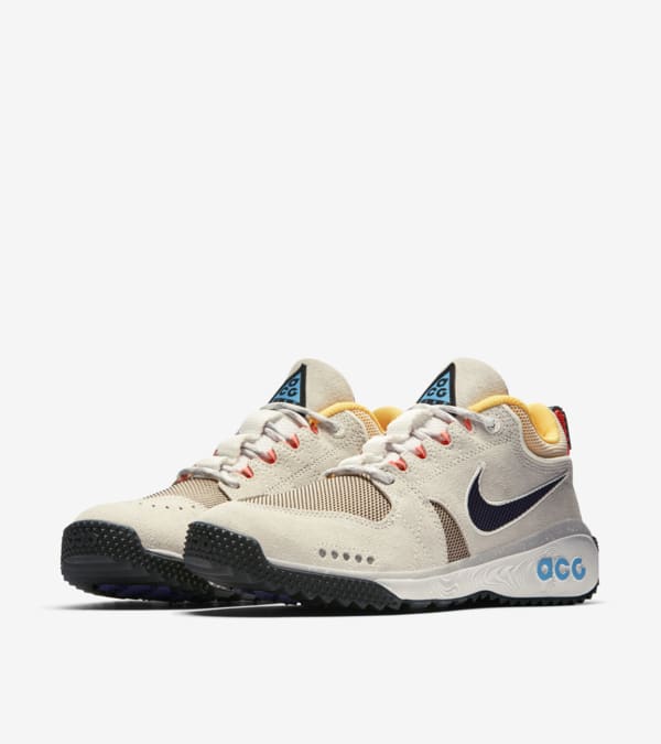Nike ACG Dog Mountain Summit White and Black and Laser Orange Release Date. Nike SNKRS