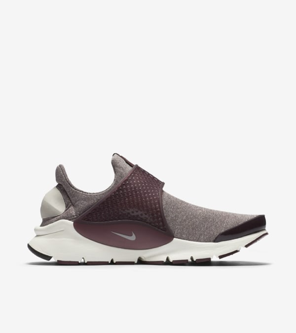 Women s Nike Sock Dart Night Maroon Nike SNKRS