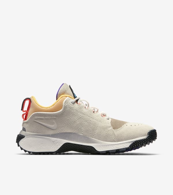 Nike ACG Dog Mountain Summit White and Black and Laser Orange Release Date. Nike SNKRS