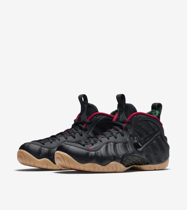 Black and gold foamposite pro deals