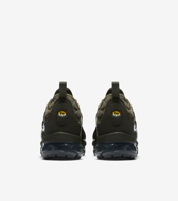 Air vapormax plus tn khaki black gold best sale