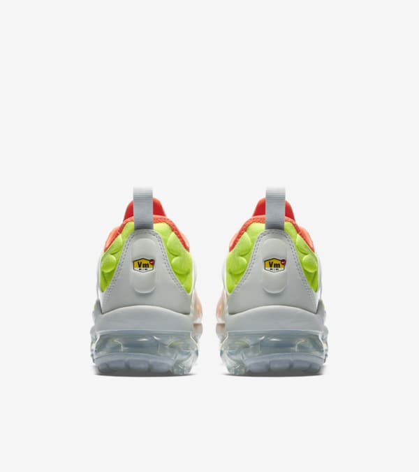 Nike Women s Air Vapormax Plus Barely Grey Total Crimson Release Date. Nike SNKRS
