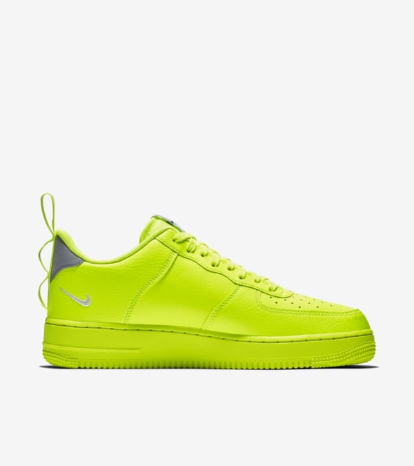 Air force 1 iv8 utility clearance