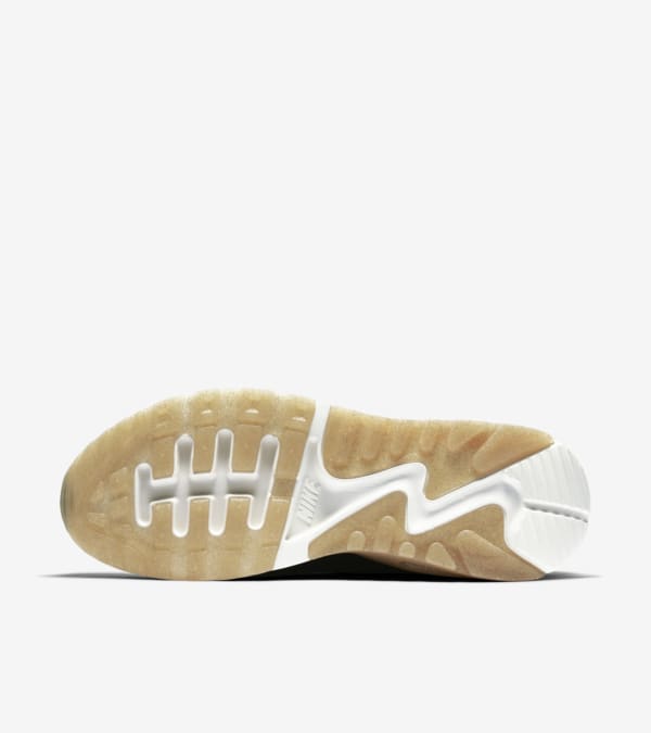 Black and gold nike womens shop