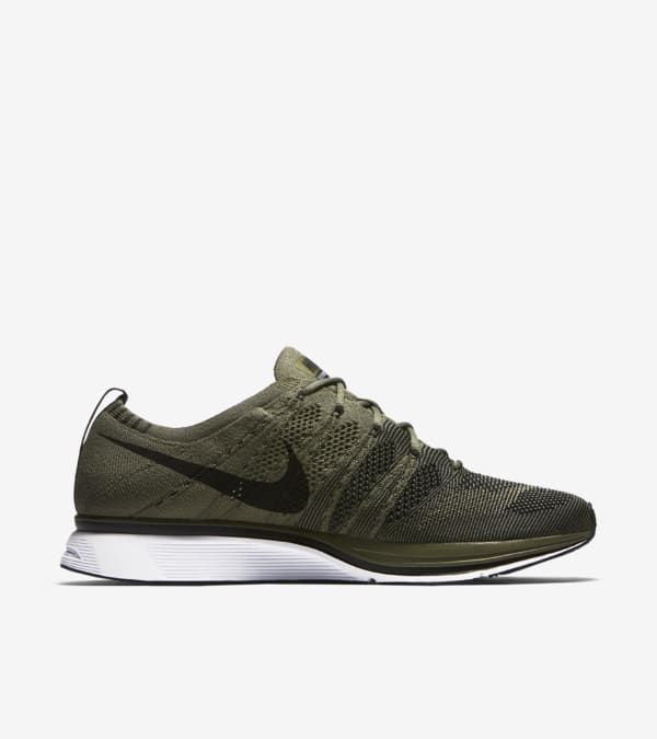Black nike flyknit trainer outlet