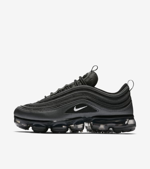 Nike Air VaporMax 97 Metallic Hematite Black fur Damen Erscheinungsdatum. Nike SNKRS