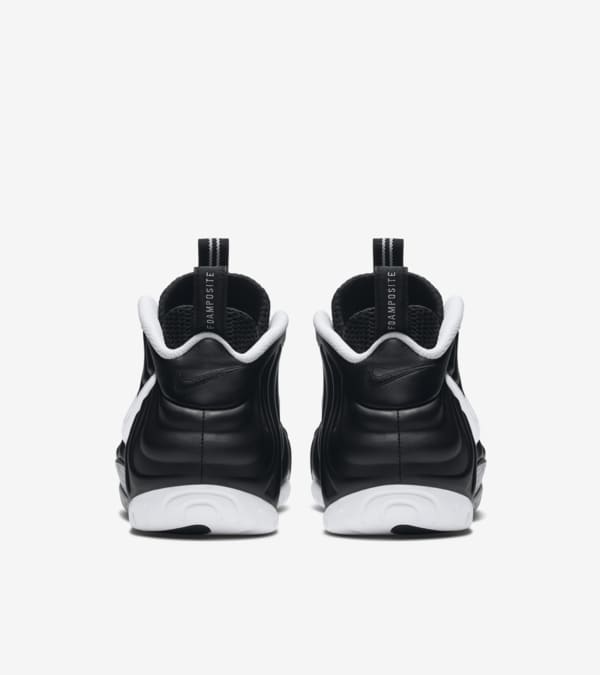Black and white foamposite pro top