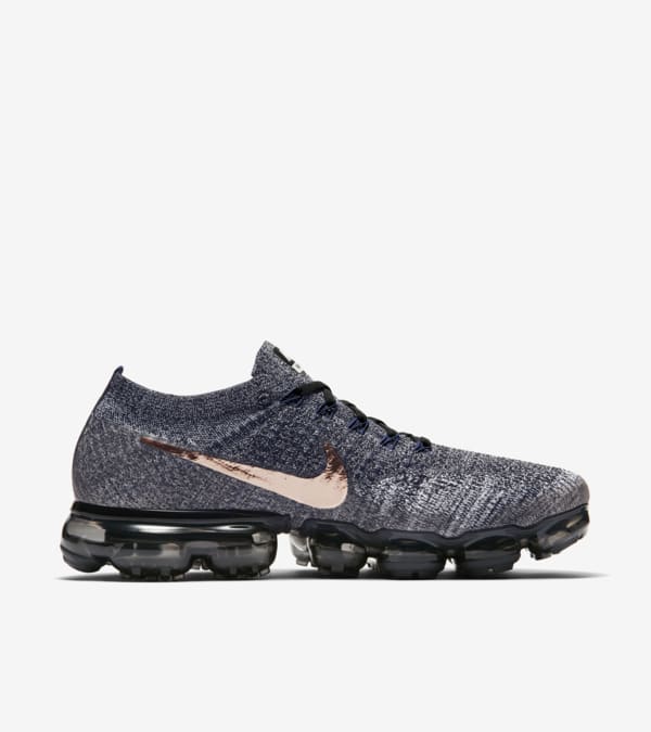 College navy vapormax deals