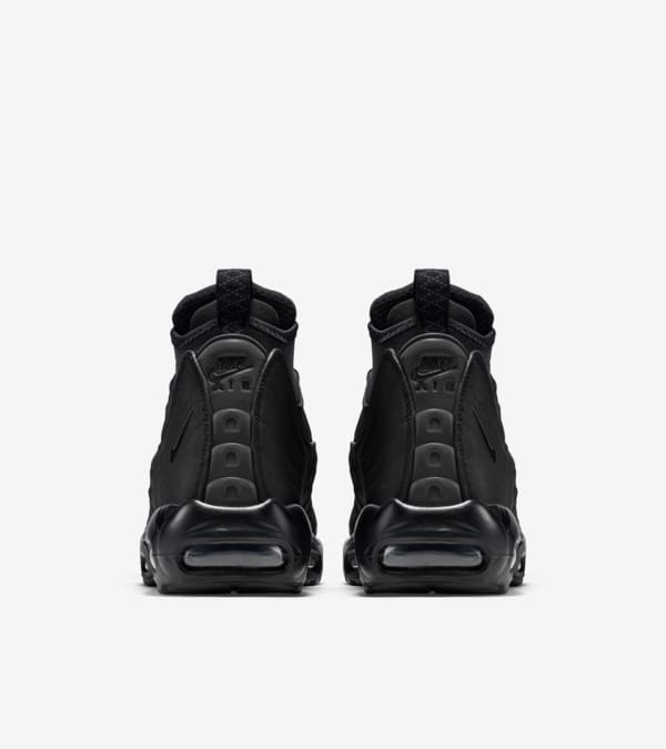 Black nike sneakerboot sales