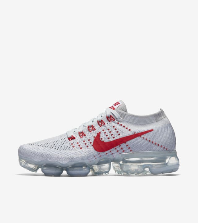Nike Air VaporMax Pure Platinum University Red voor dames. Nike SNKRS